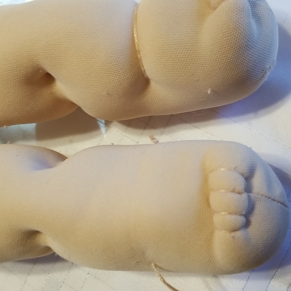 #20 Cabbage Patch Kid doll,1984 in very clean condition signed Xavier Roberts - Picture 7 of 9